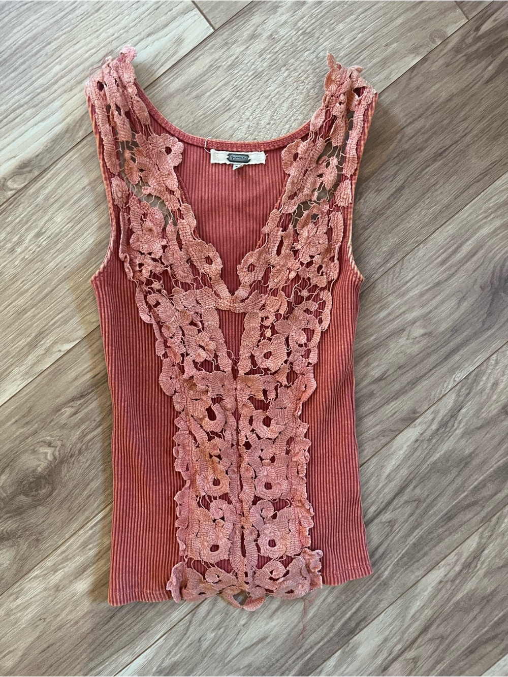 Gimmicks Y2K lace ribbed tank top